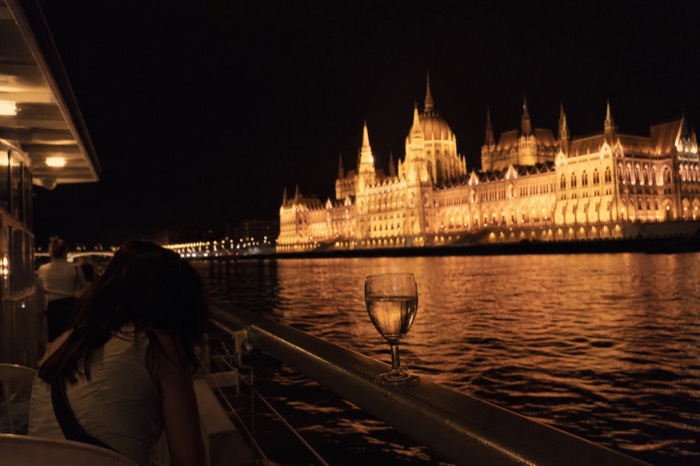 Budapest By Night Sightseeing Cruise with Welcome Drink